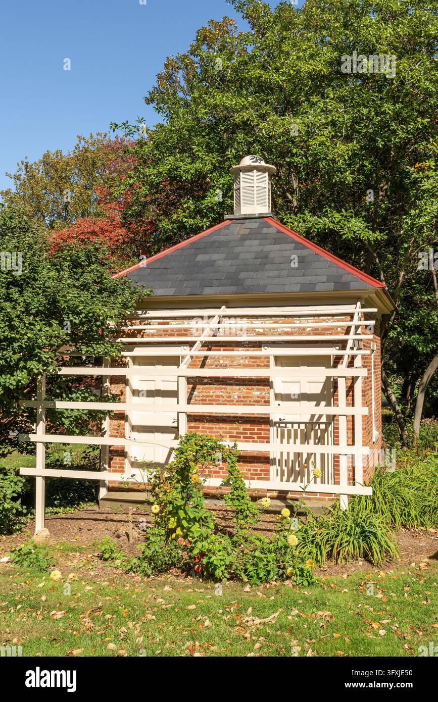 Lancaster, Pennsylvanie, États-Unis - 19 octobre 2026 - L'ancien cabinet de toilette en brique à Wheatland, la maison historique de Lancaster, Pennsylvanie, appartenant au président James Buch Banque D'Images