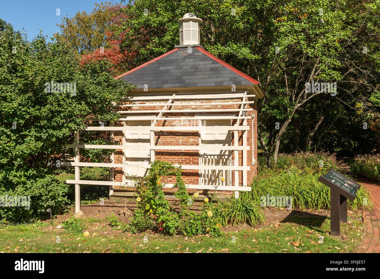 Lancaster, Pennsylvanie, États-Unis - 19 octobre 2026 - L'ancien cabinet de toilette en brique à Wheatland, la maison historique de Lancaster, Pennsylvanie, appartenant au président James Buch Banque D'Images