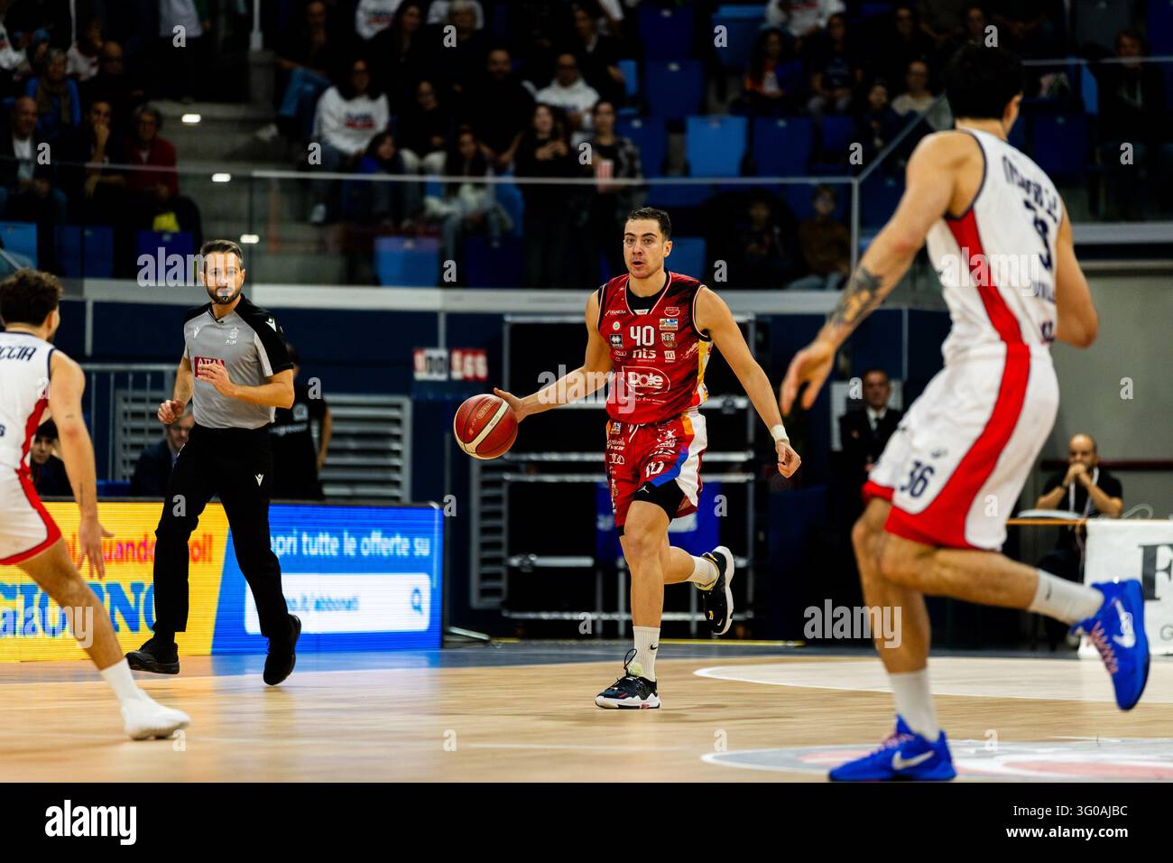 IPA90373877 - SAVERIO BARTOLI (RBR RIMINI) lors du match Wegreenit Urania Milano contre Dole Basket Rimini, un match de la Serie A2 masculine de basket-ball italienne à Milan, Italie, le 30 octobre 2026 Banque D'Images