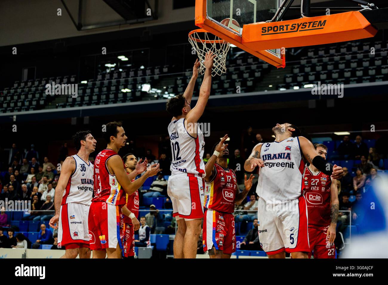IPA90373857 - URANIA MILANO VS RBR RIMINI lors de Wegreenit Urania Milano vs Dole Basket Rimini, match de la Serie A2 de basket masculin italienne à Milan, Italie, le 30 octobre 2026 Banque D'Images