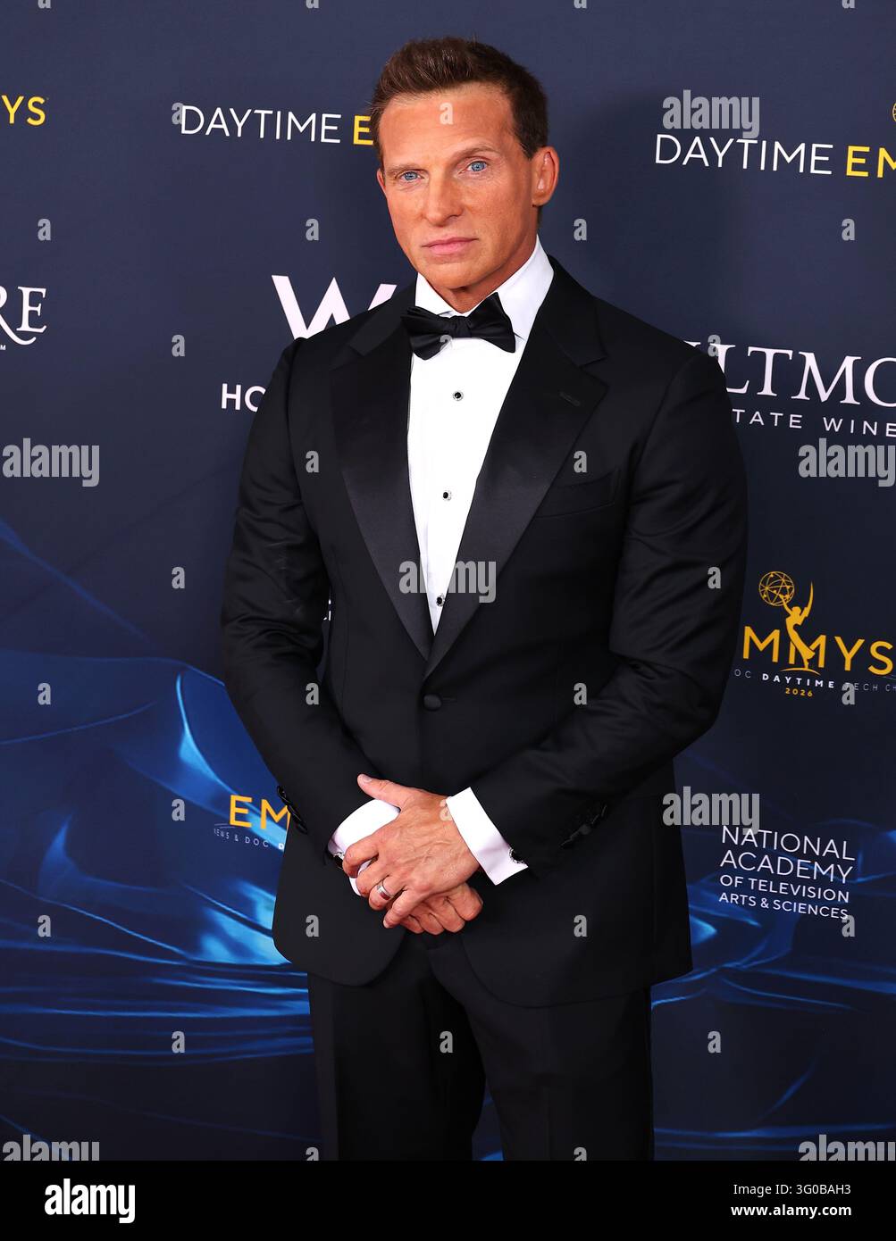 Hollywood, États-Unis. 30 oct. 2026. Steve Burton arrive aux 53èmes Daytime Emmy Awards annuels organisés au Palladium à Hollywood, CA le vendredi 30 octobre 2026. (Photo de Juan Pablo Rico/Sipa USA) Crédit : Sipa USA/Alamy Live News Banque D'Images