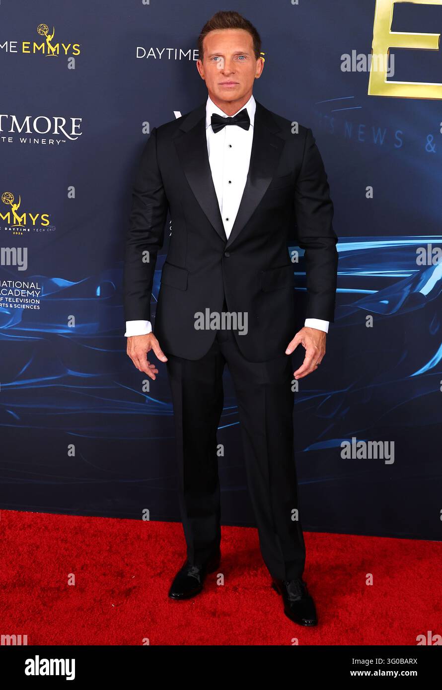 Hollywood, États-Unis. 30 oct. 2026. Steve Burton arrive aux 53èmes Daytime Emmy Awards annuels organisés au Palladium à Hollywood, CA le vendredi 30 octobre 2026. (Photo de Juan Pablo Rico/Sipa USA) Crédit : Sipa USA/Alamy Live News Banque D'Images