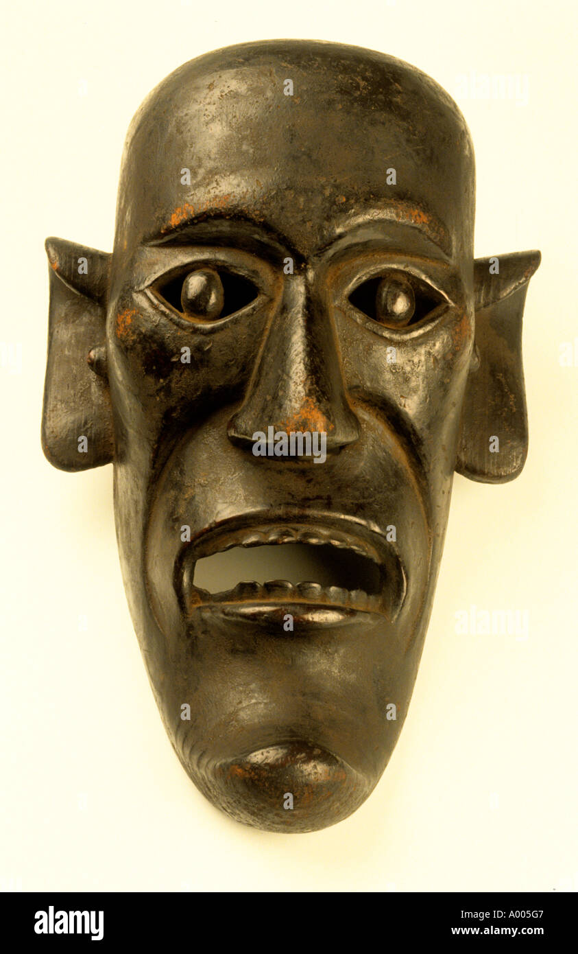 Masque 19-20e siècle. Toba Batak (Toba,Karo,Simalungun,Pak Pak, Mandliing, Angkola)tribus Batak,Lac Toba,Sumatra,Indonésie) Banque D'Images Masque 19-20e siècle. Toba Batak (Toba,Karo,Simalungun,Pak Pak, Mandliing, Angkola)tribus Batak,Lac Toba,Sumatra,Indonésie) Banque D'Images