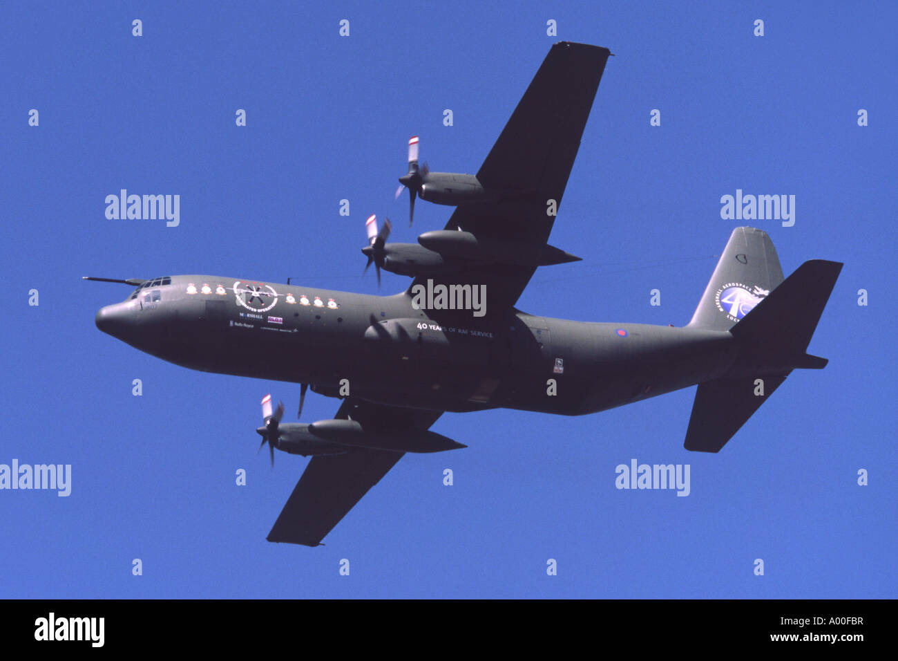 Lockheed C-130K Hercules C3 exploité par la RAF en sortir après le décollage à Fairford RIAT Banque D'Images