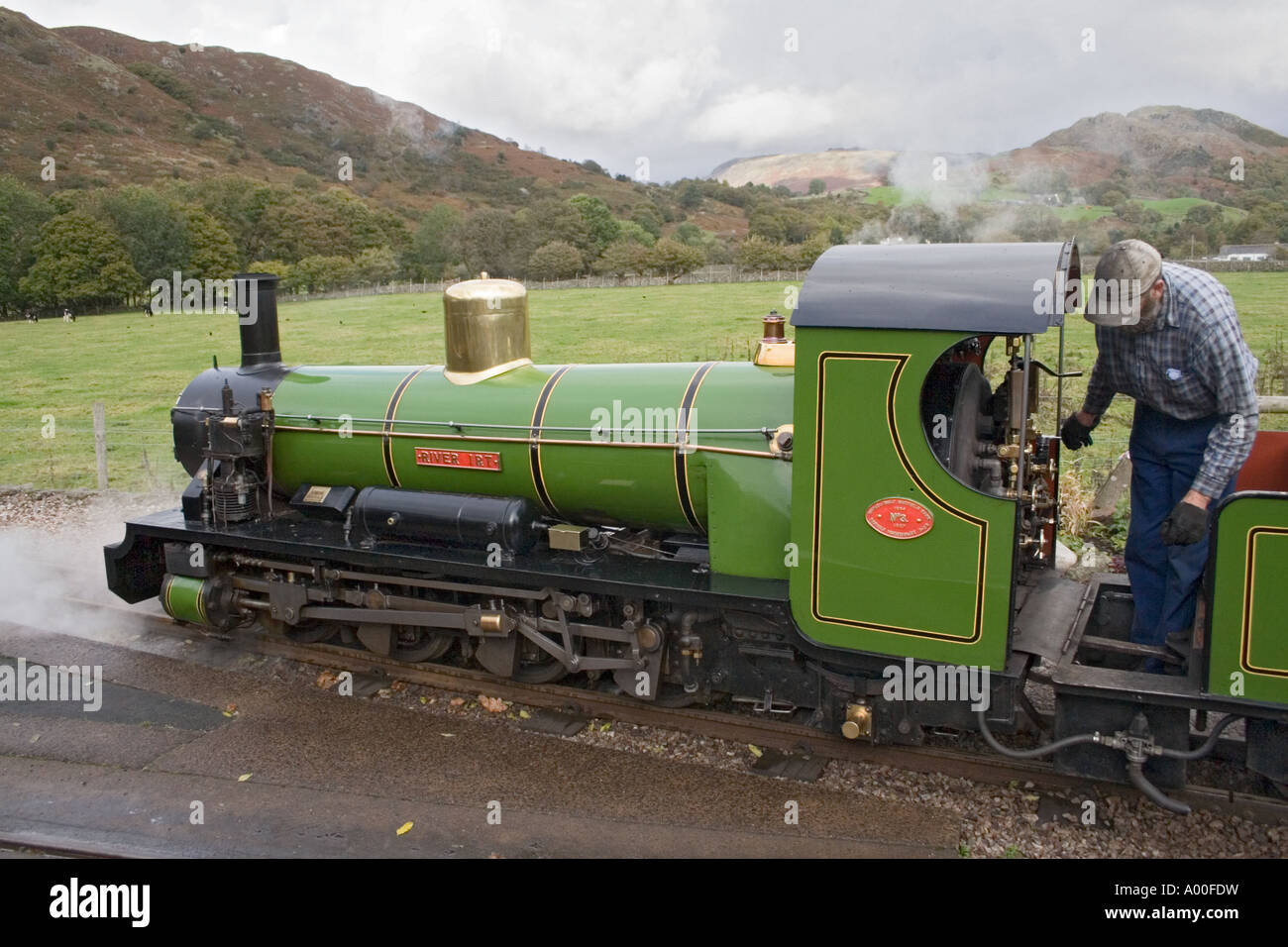 La rivière Esk à moteur à vapeur (Dalegarth Eskdale) sur le Nether Wasdale et Eskdale Railway Banque D'Images