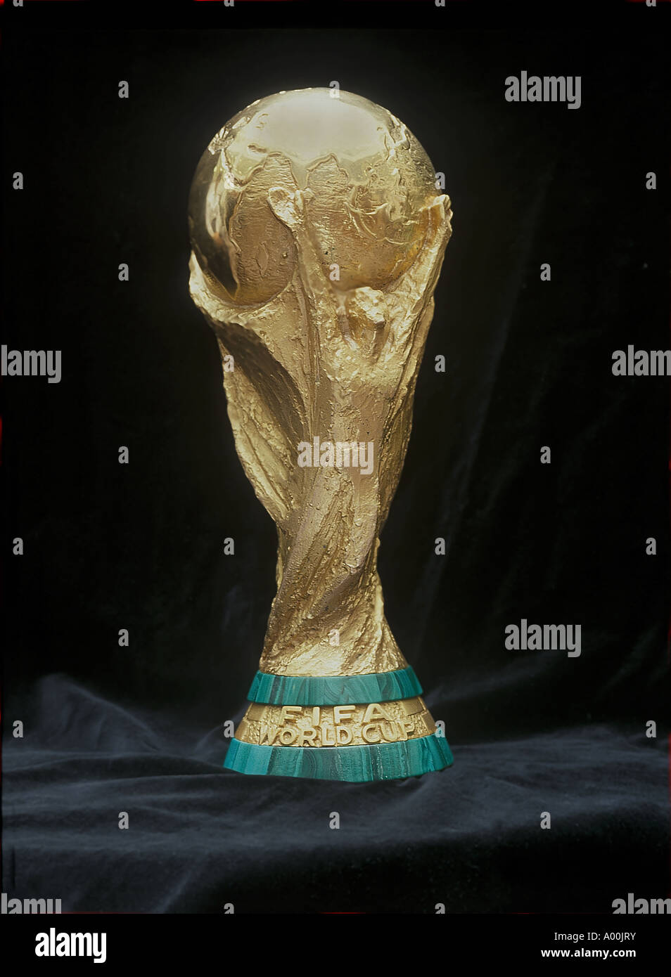 En compétition pour la coupe du monde de la fifa, par les nations de football du monde sur l'affichage public à Londres en 1995 Banque D'Images