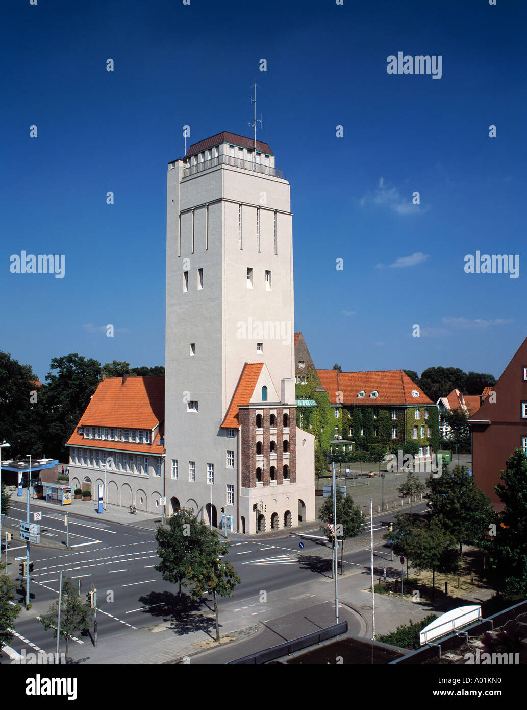 Wasserturm und Rathaus, Jugendstil, Delmenhorst, Oldenburger Land, Niedersachsen Banque D'Images