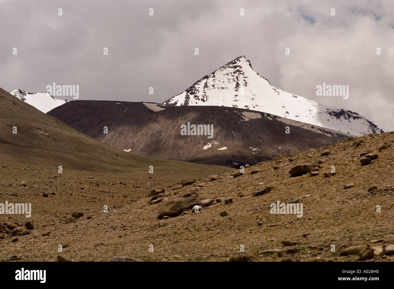 Sharp mountain Banque de photographies et d'images à haute résolution -  Alamy