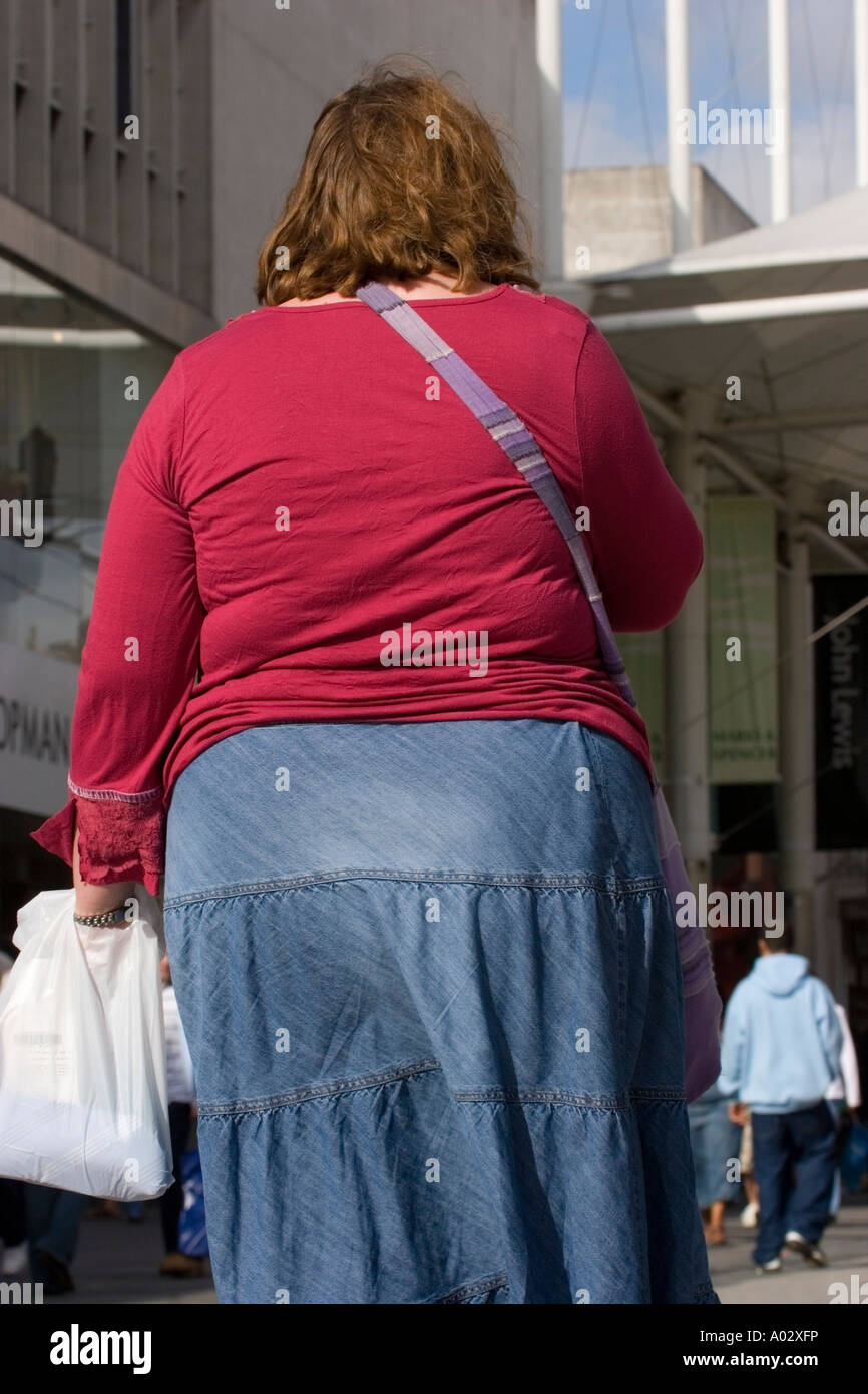 Plus de poids woman shopping Banque D'Images