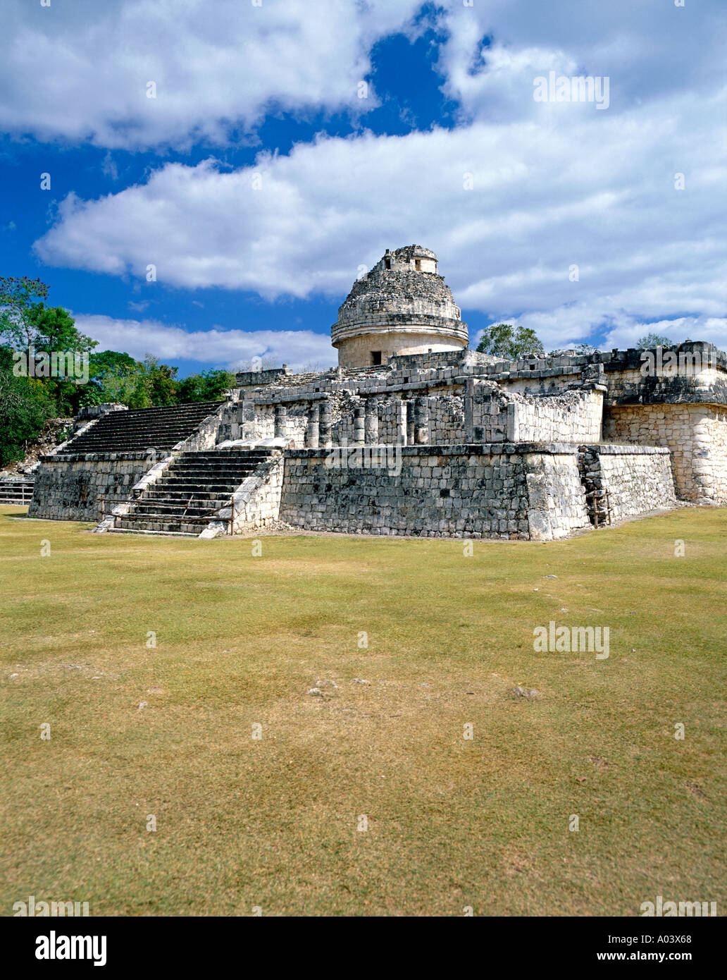 L'observatoire de l'historique Chichen Itza site archéologique de l'état du Yucatan au Mexique. Banque D'Images