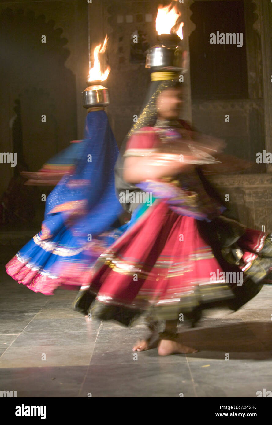 Spectacle de danse du Rajasthan, Udaipur, Rajasthan, Inde Banque D'Images