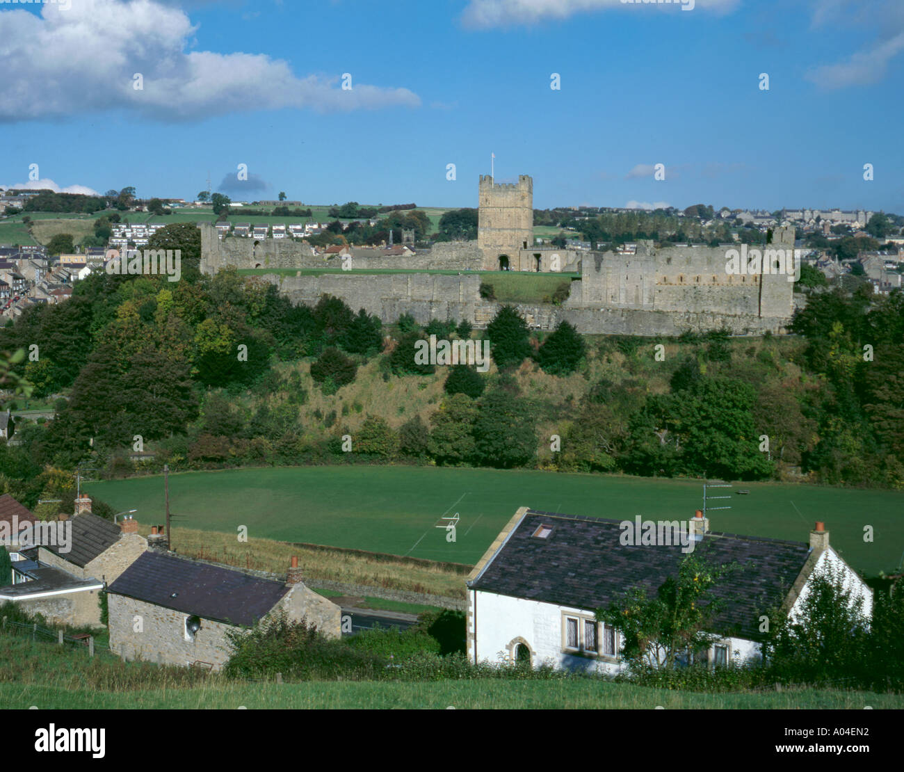Château de richmond vu du sud, Richmond, North Yorkshire, Angleterre, Royaume-Uni. Banque D'Images