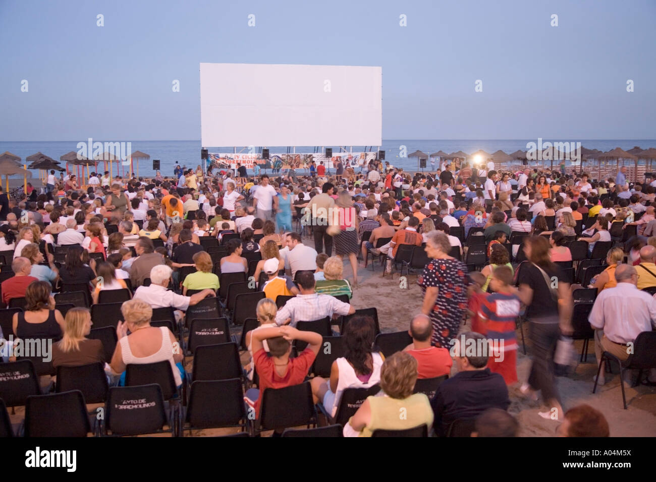 Torremolinos Costa del Sol Malaga Province Espagne Cine de Verano cinéma en plein air sur la plage Playamar Banque D'Images