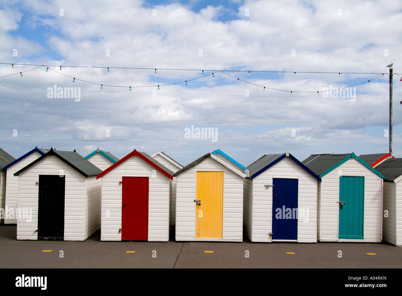 Maisons colorées baignoire à Paignton Devon en Angleterre appelé la Riviera anglaise Banque D'Images