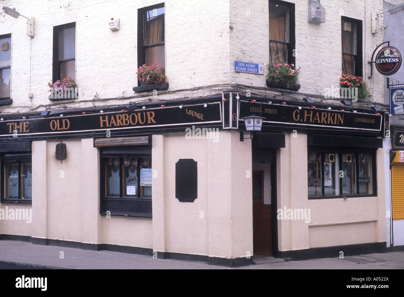La vie en Irlande corner pub près de la brasserie Guinness à Dublin en Irlande Banque D'Images