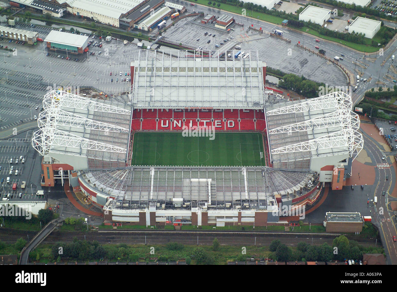 Vue aérienne de Manchester United Football Club, également connu sous le nom de Old Trafford, foyer de la Red Devils, Man U, United Banque D'Images