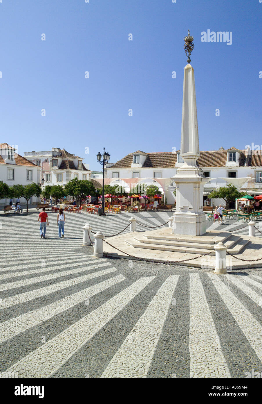 Vila Real de Santo Antonio, Place centrale Banque D'Images