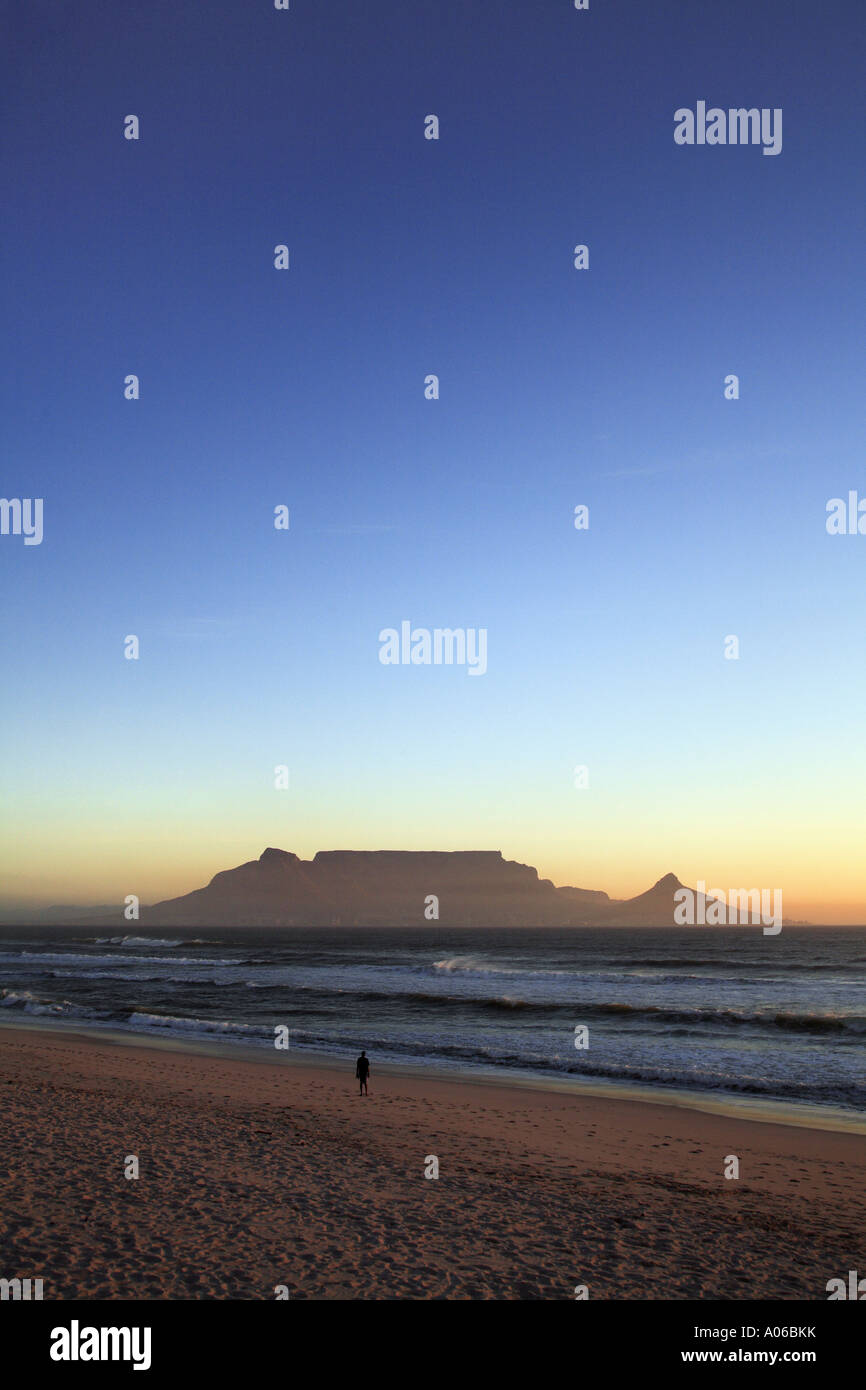 Table Mountain, Cape Town vue de Bloubergstrand Banque D'Images