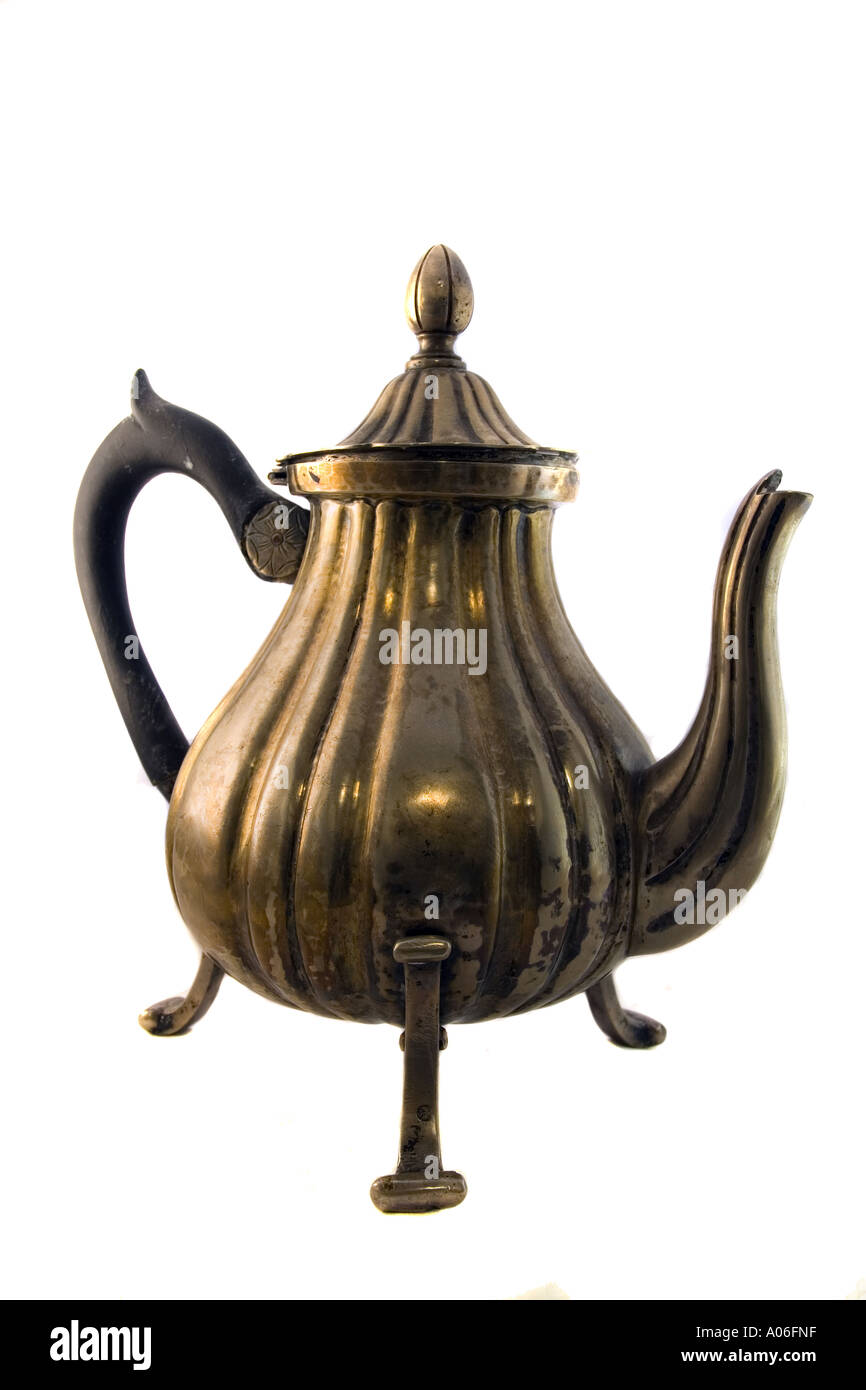 Argenterie ancienne cruche isolé sur fond blanc Banque D'Images