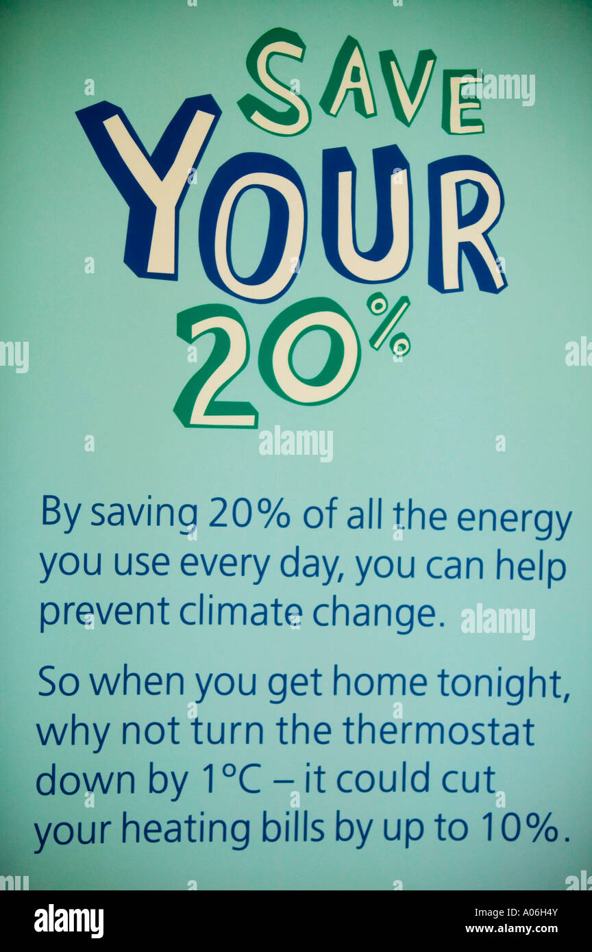 Un changement climatique poster lors d'une journée de sensibilisation au réchauffement de la planète, St Martins College, Ambleside, Cumbria, Royaume-Uni Banque D'Images