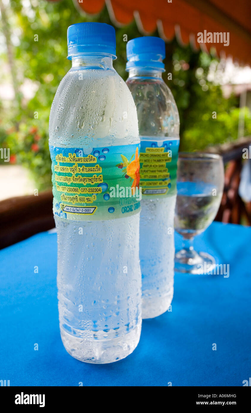 L'eau embouteillée : Ko Samui en Thaïlande. Banque D'Images