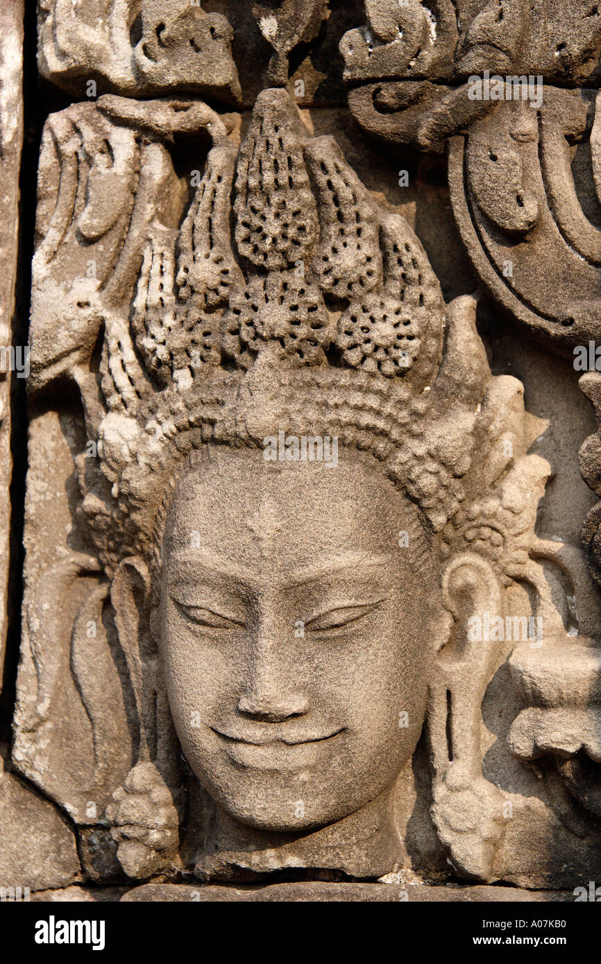Face à l'Élégant temple Bayon Angkor Thom Cambodge 2 Banque D'Images