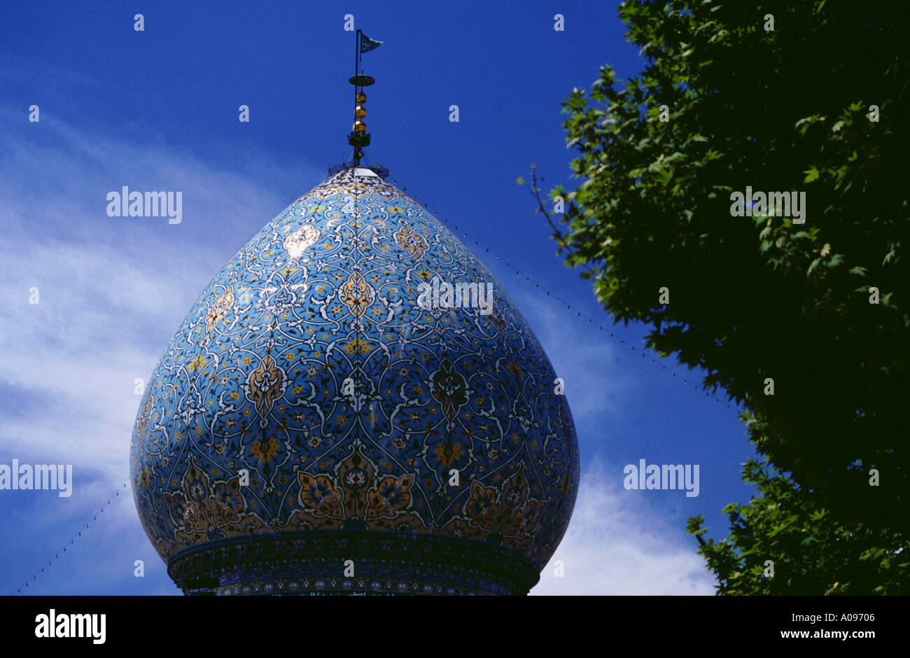 Shiraz Iran le dôme de la coupole de la mosquée du vendredi avec des tuiles maison de prière mosquée l'art islamique Banque D'Images