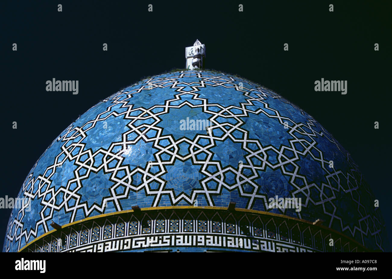L'Iran Mahan dôme du mausolée du Sufi Skinny18 Nur ud Din Ne metollah Vali ornement tuiles muslime islamique Banque D'Images