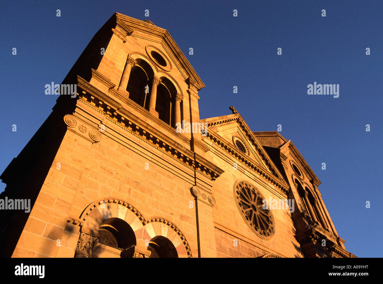 La CATHÉDRALE DE SAINT FRANÇOIS est au cœur du centre-ville de SANTA FE à deux rues de la place principale au nouveau mexique Banque D'Images