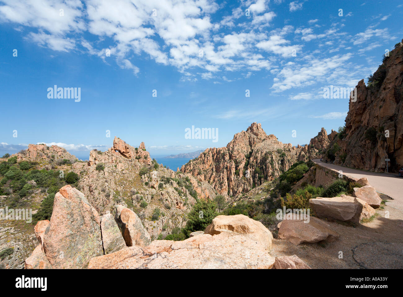 Les Roches Rouges (Roches rouges) sur la route de la côte entre Porto et Piana, golfe de Porto, Corse, France Banque D'Images