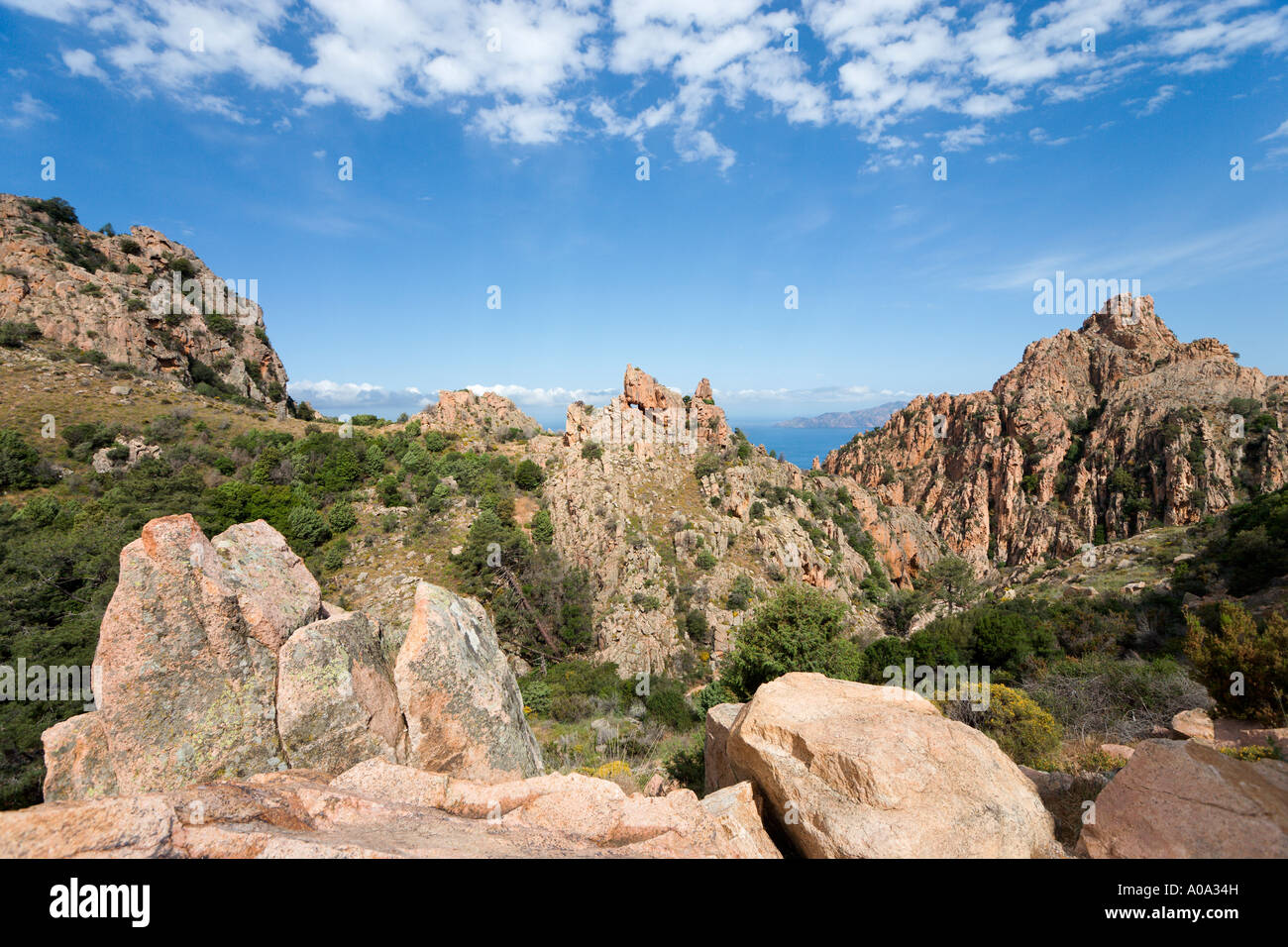 Les Roches Rouges (Roches rouges) sur la route de la côte entre Porto et Piana, golfe de Porto, Corse, France Banque D'Images