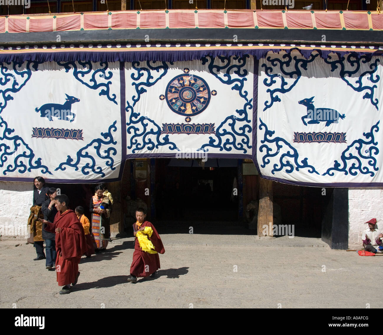 Moines tibétains au Monastère de Samye près de Tsetang dans la région autonome du Tibet en Chine Banque D'Images