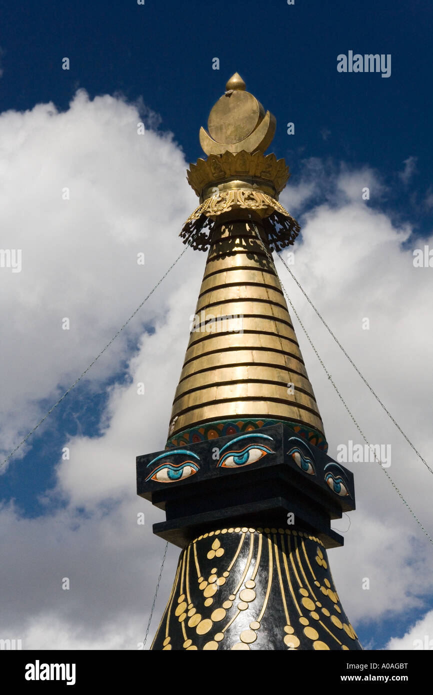 Stupa au Monastère de Samye près de Tsetang dans la région autonome du Tibet en Chine Banque D'Images