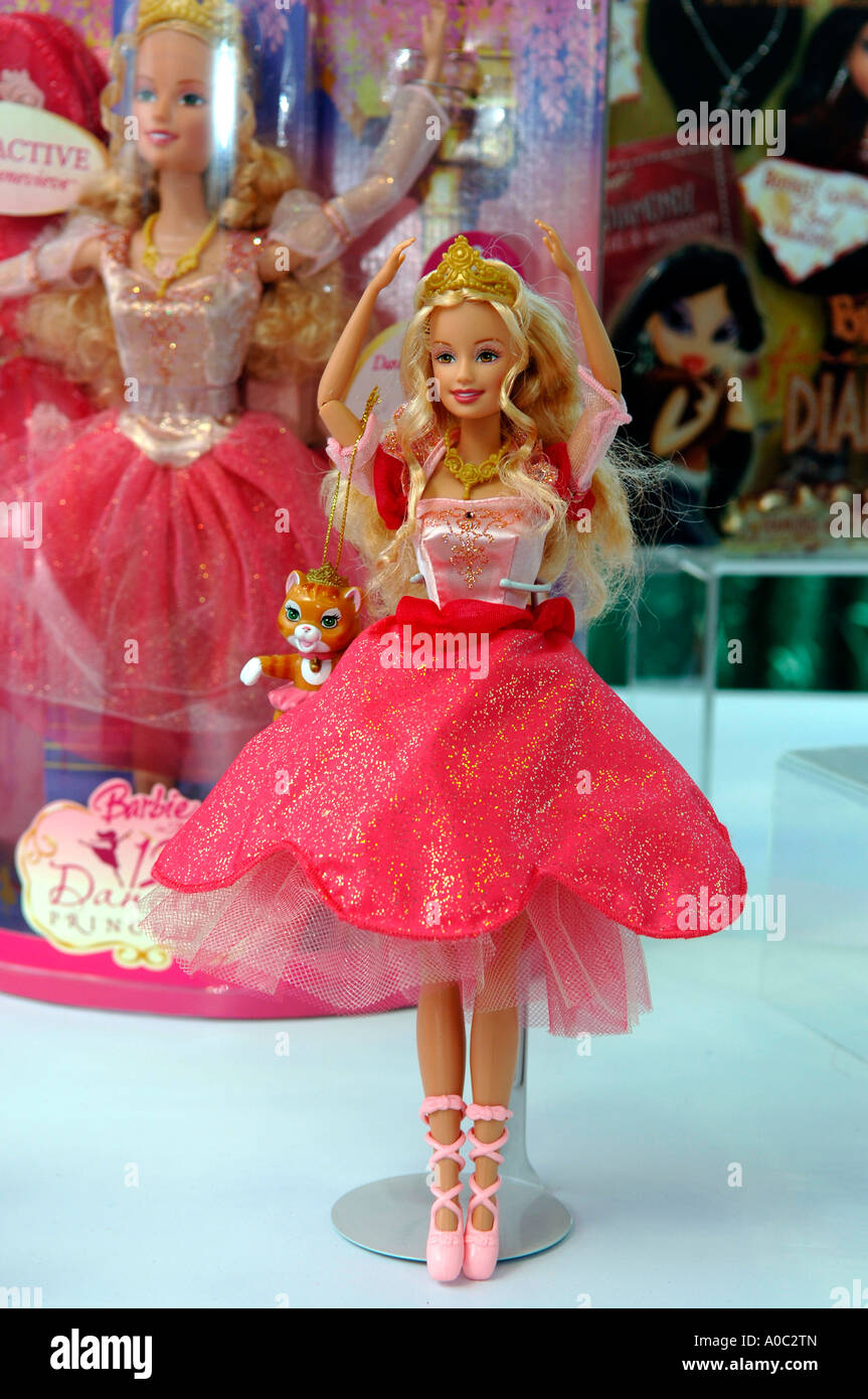 Barbie et les 12 Princesses doll Photo Stock - Alamy