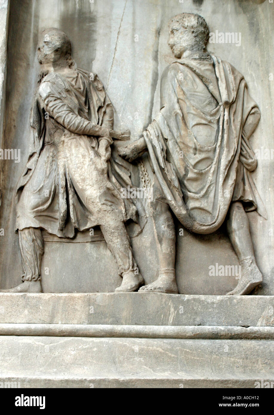 Soulagement de prisonnier d'être emmenés dans les chaînes Arc de Septime Sévère Rome Forum Romain Banque D'Images