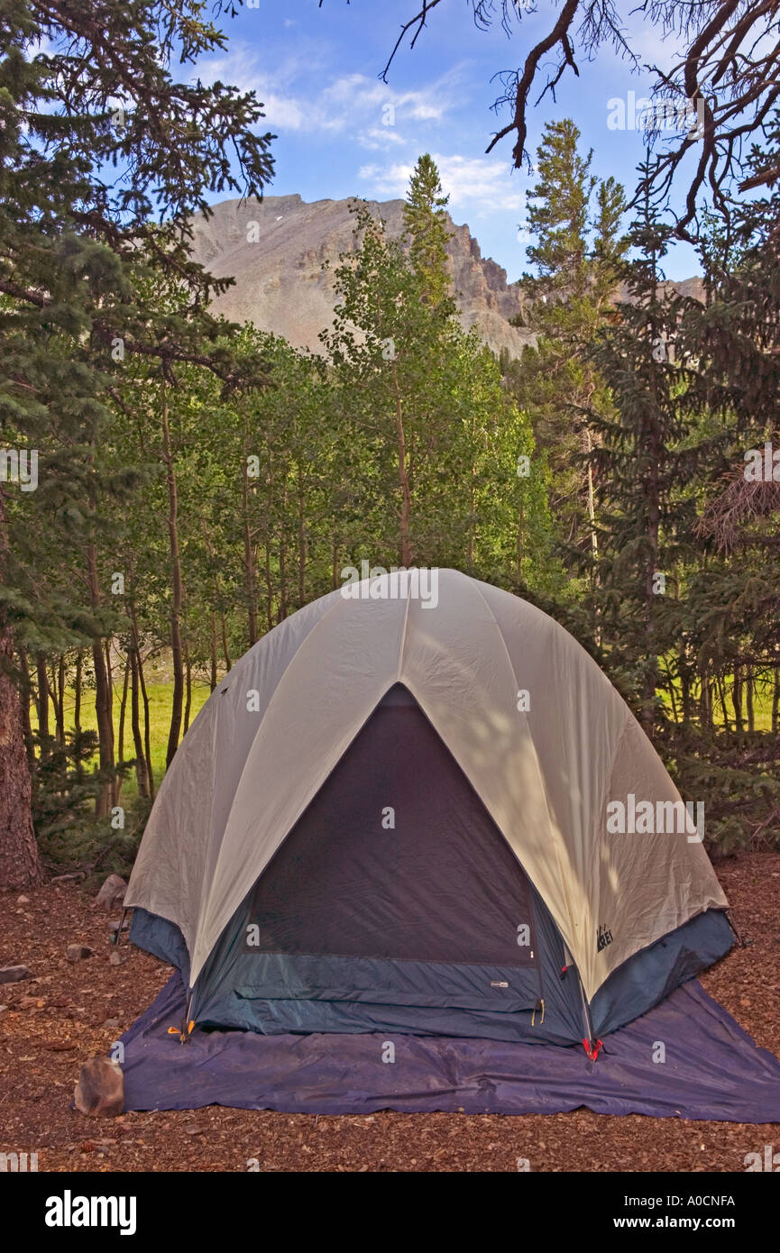 Camping avec tente Parc National du Grand Bassin, Nevada Banque D'Images