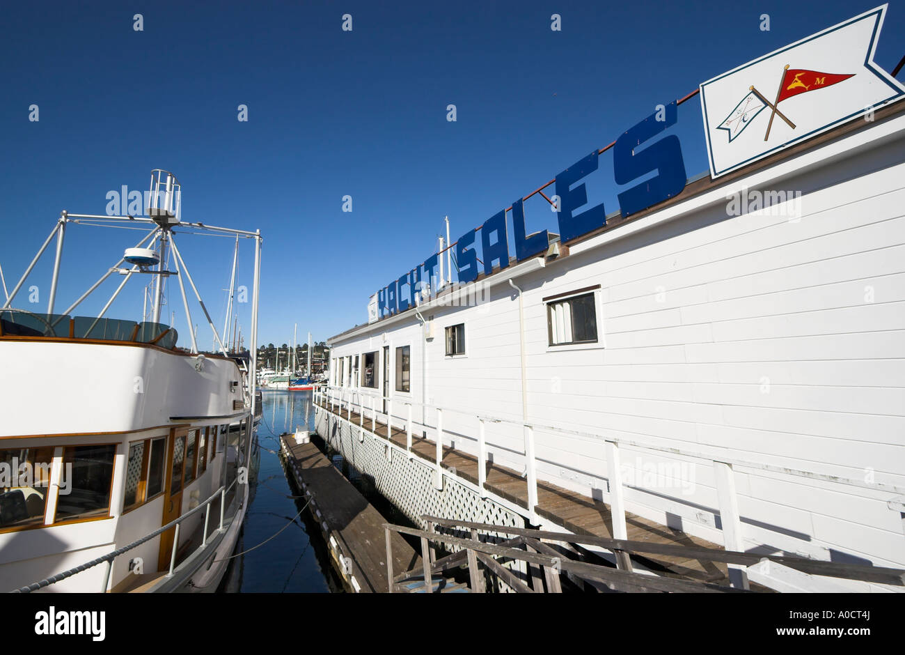 Sausalito yacht club bureau de vente, Sausalito, Californie, USA (septembre 1994). 2006) Banque D'Images