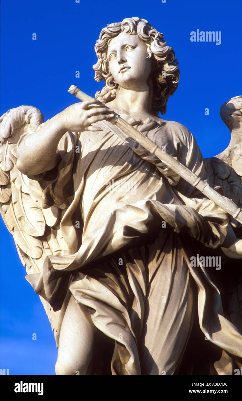 Italie Rome Ponte Sant Angelo Angel sculpture de Bernini Banque D'Images
