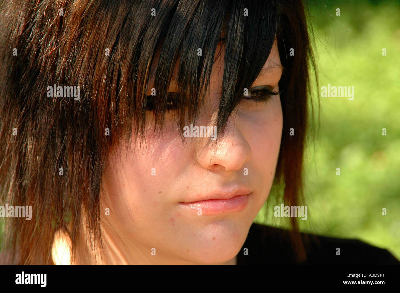 Ado Rebelle Ou Criminelle Adolescent rebelle Photo Stock - Alamy
