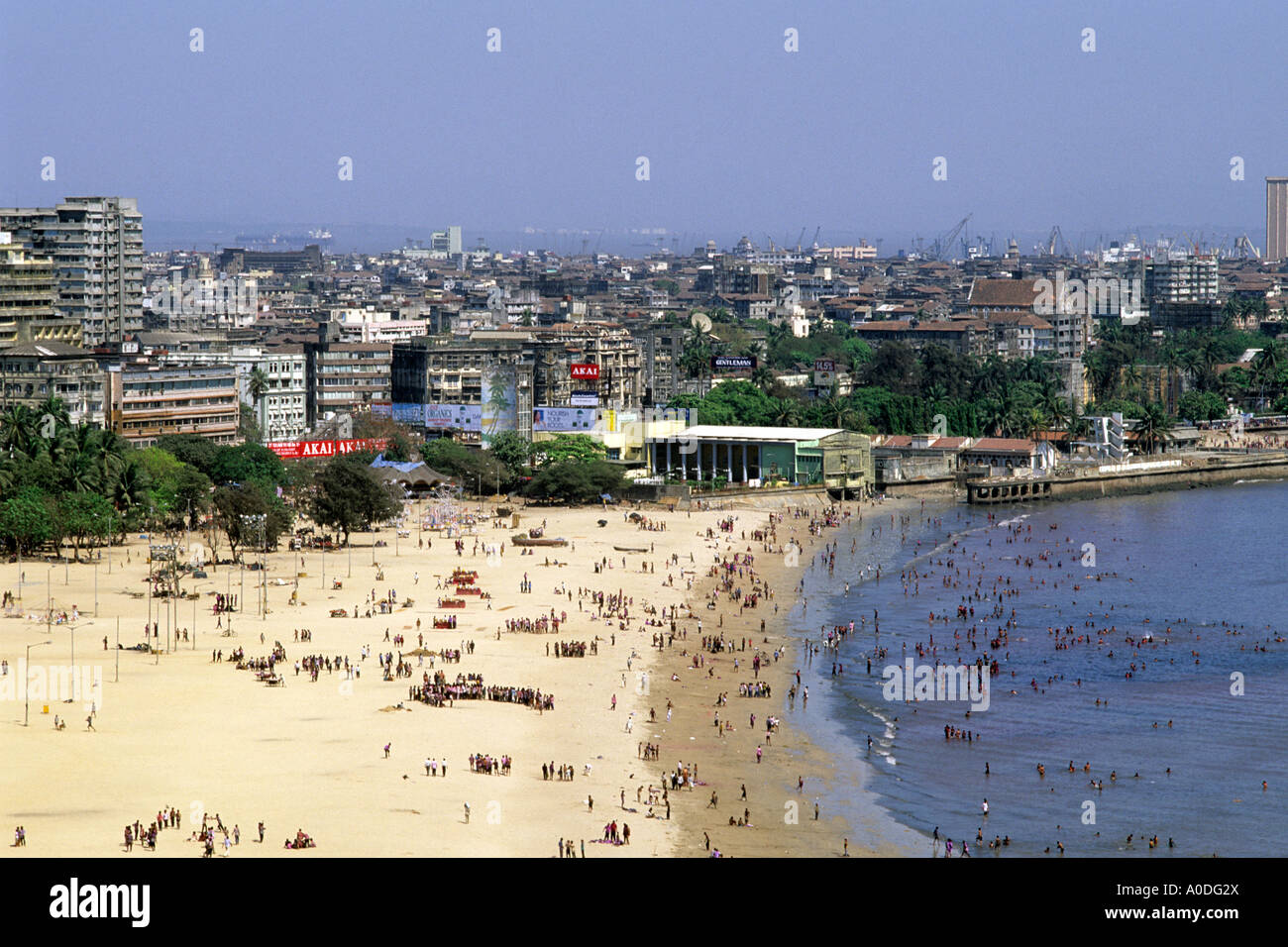 La plage de Chowpatty et la ville de Mumbai Bombay Inde Banque D'Images