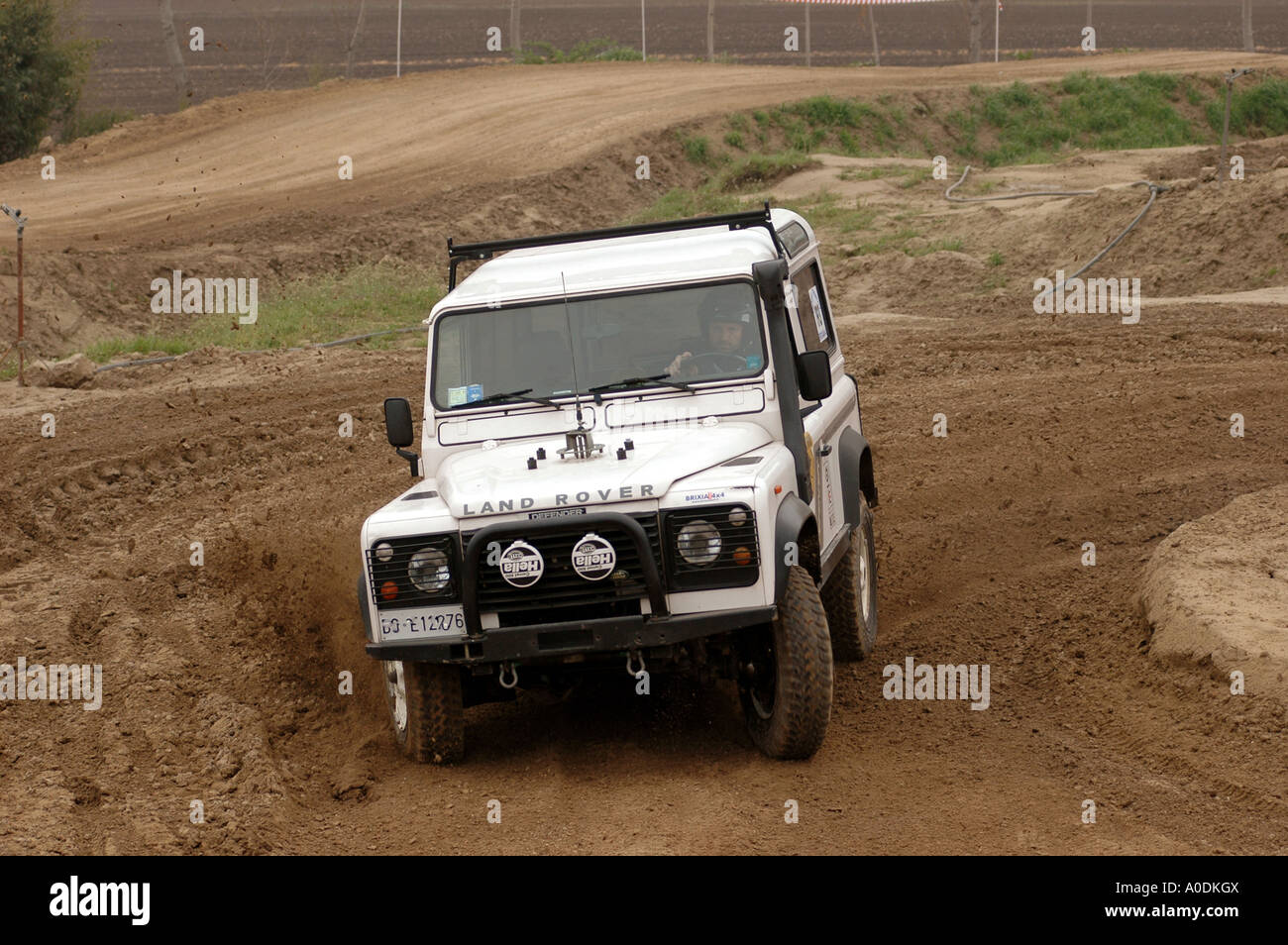 Camion 4x4 dans un week-end de course à la piste de motocross Banque D'Images