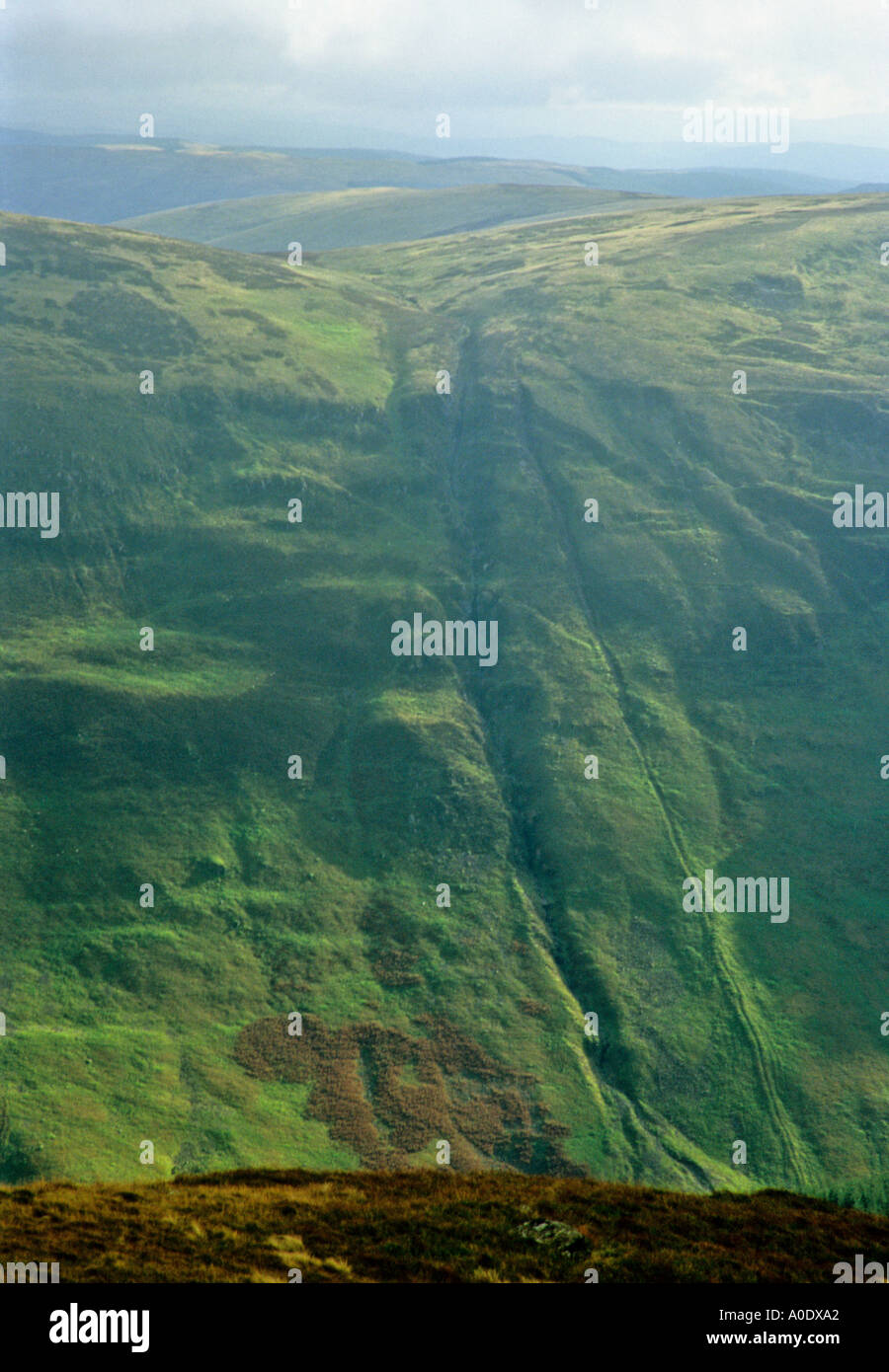 Vue sur la vallée glaciaire de l'eau Moffat Coombs blanc Banque D'Images