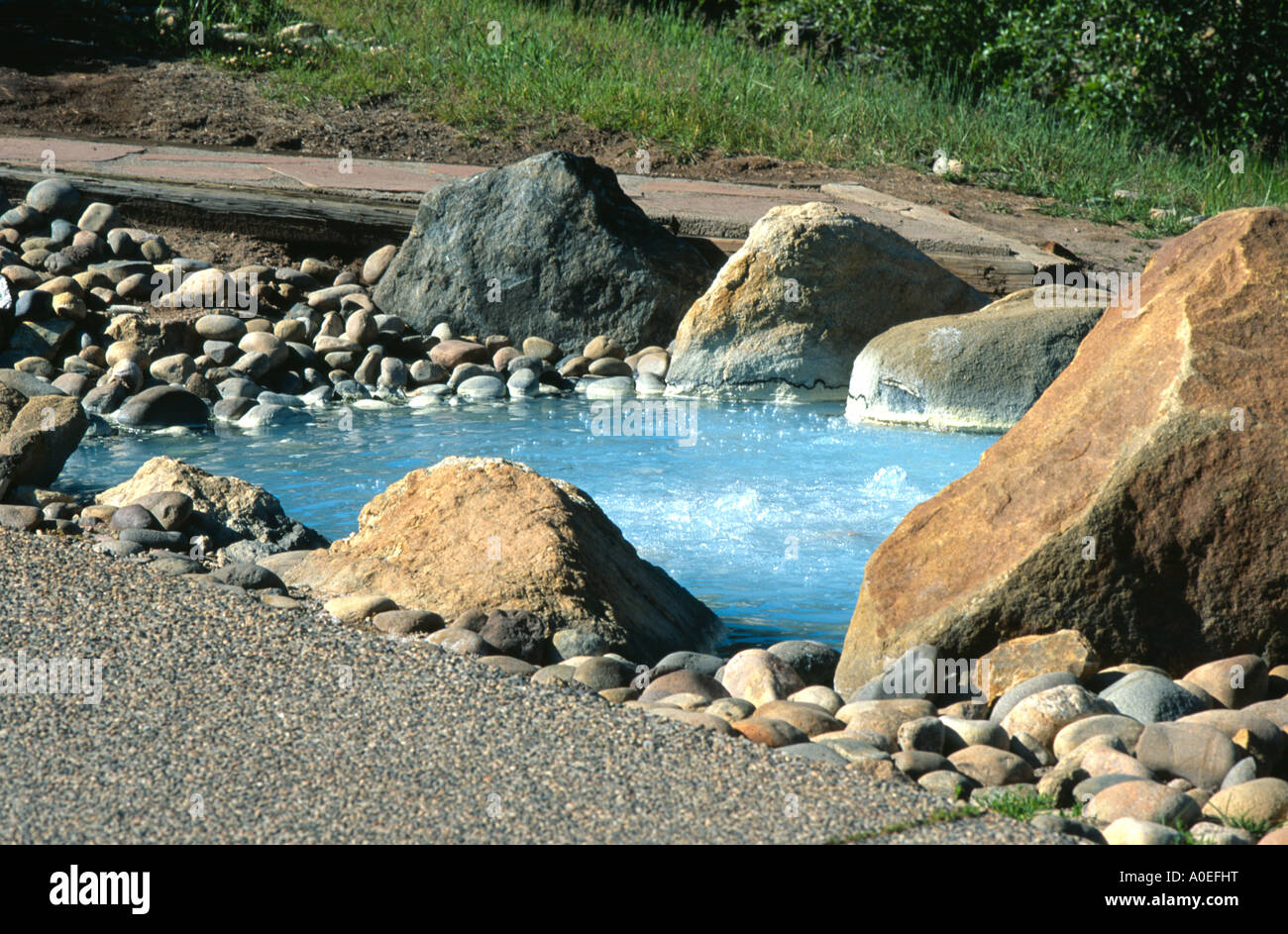 Aqua eau bouillonnante de printemps soufre Lincoln Park de Steamboat Springs, Colorado USA Banque D'Images