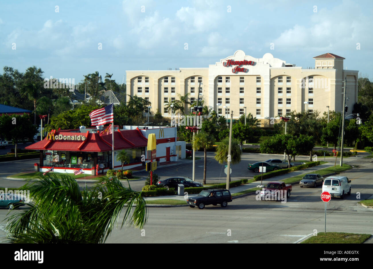 Mcdonald's restaurant fast-food et Hampton Inn. Fort Lauderdale en Floride aux États-Unis. Banque D'Images