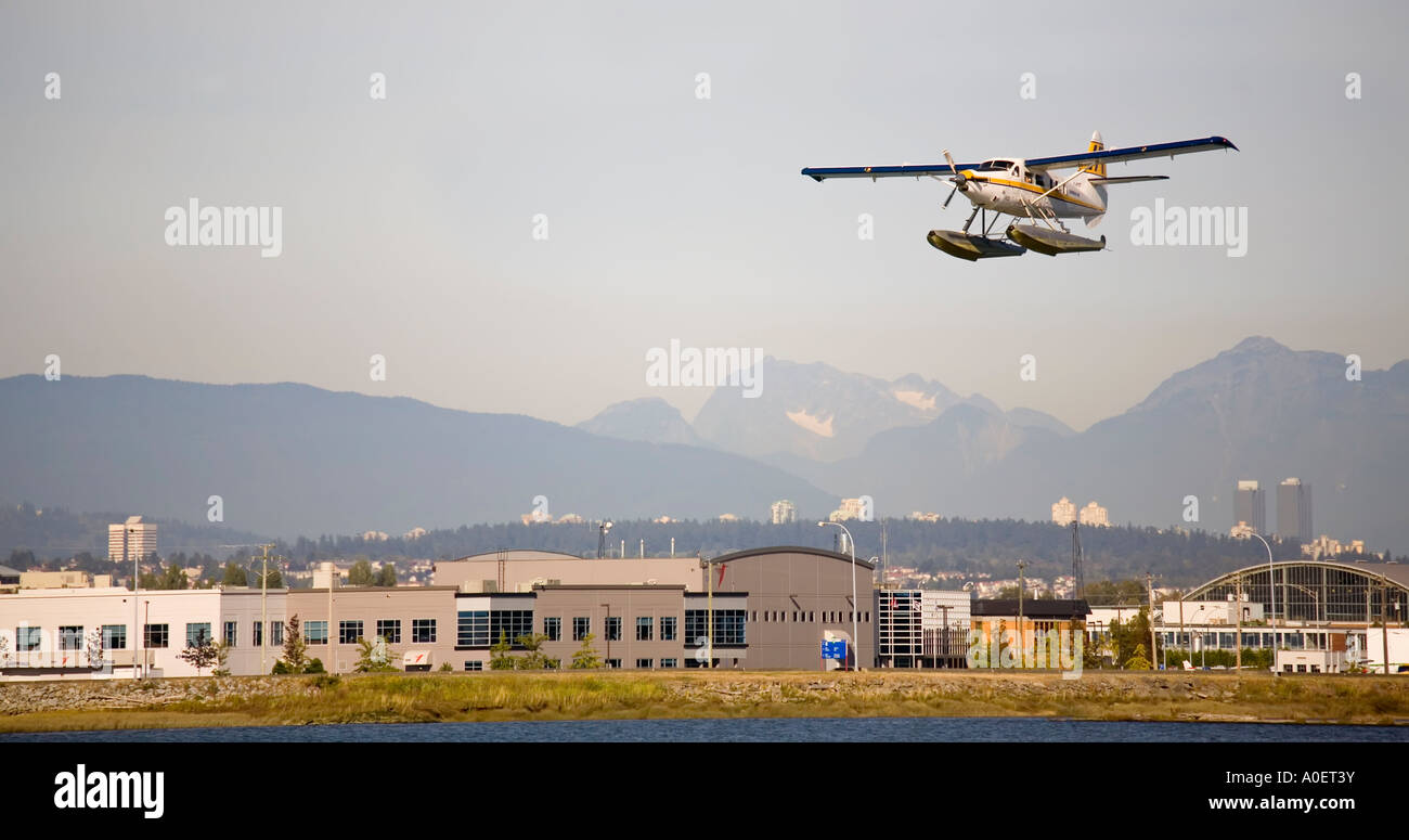 Turbo Otter canadien d'hydravion décolle dans l'aéroport avant de Richmond Vancouver Canada Banque D'Images