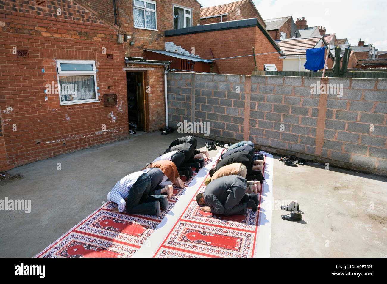 La prière du vendredi à la mosquée Tayyabah dans le quartier de Birmingham UK Zone Fin Banque D'Images