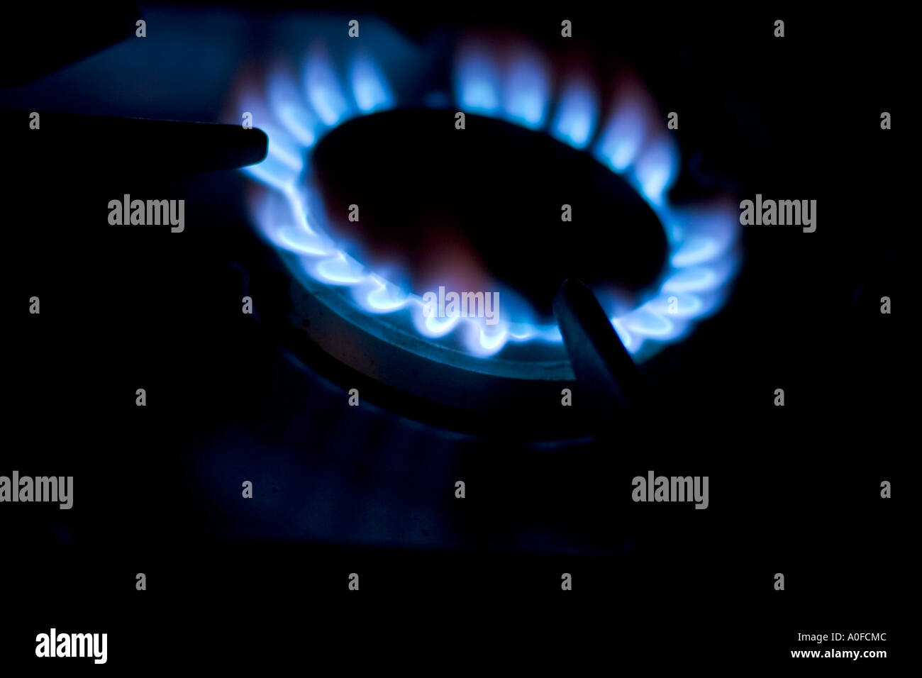 L'anneau de gaz sur une plaque de cuisson Banque D'Images