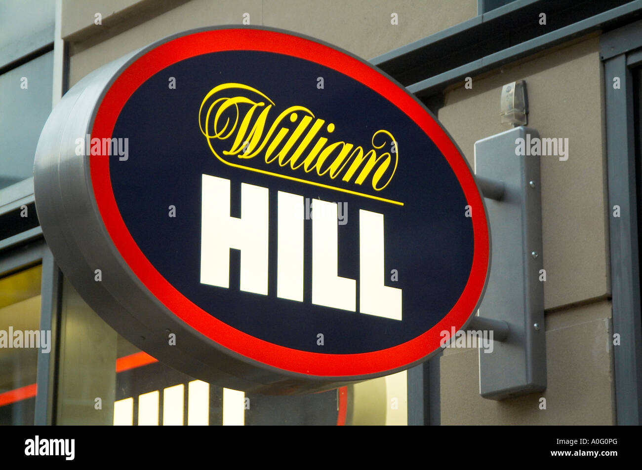 William Hill, bookmaker, bookmakers, parier, paris sportifs, pari, jeu, joueur, joué, boutique, course, cheval, attente, jeu, Banque D'Images