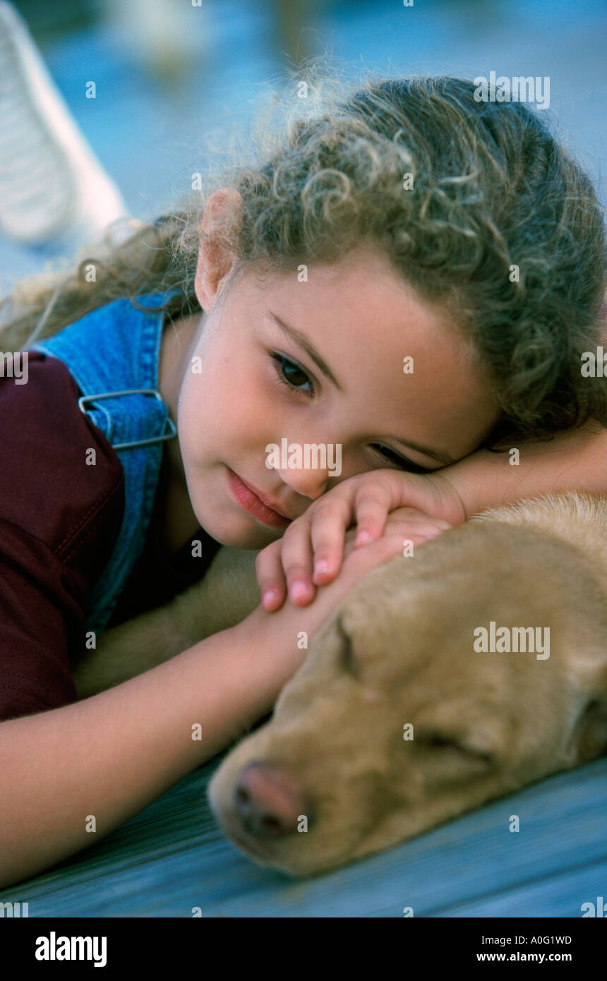 Close-up of a Girl with her dog Banque D'Images