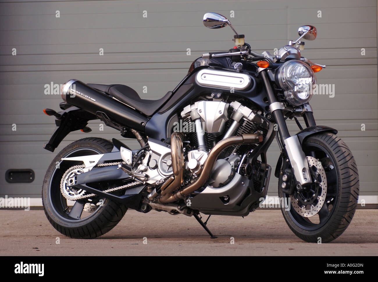 Moto Yamaha mt 01 Photo Stock - Alamy
